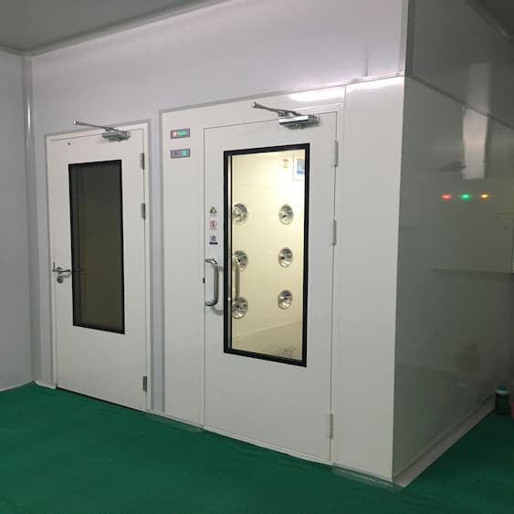 شركة وونكلين تقدم معدات أساسية لغرف التنظيف: صندوق تمرير الهواء ودش الهواء